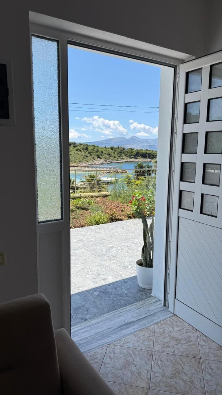 Apartaments Rraku Saranda Oda fotoğraf
